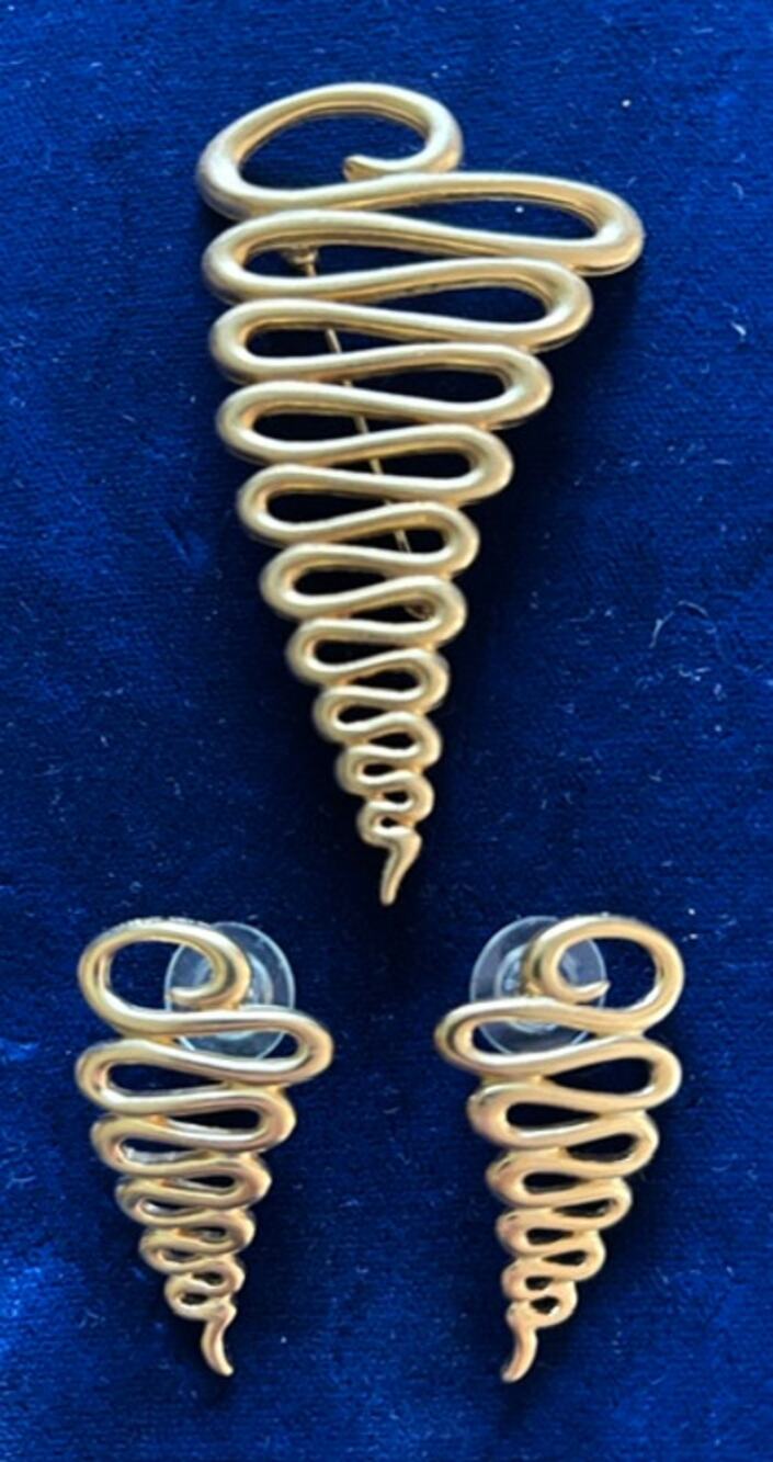 JJ Signed Vintage Gold tone Spiral Squiggle abstract Brooch & Earrings Jonette